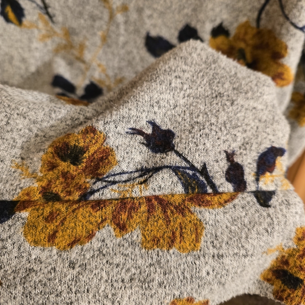 Market & Spruce Gray and Yellow Patterned Sweater - Picture 4 of 4